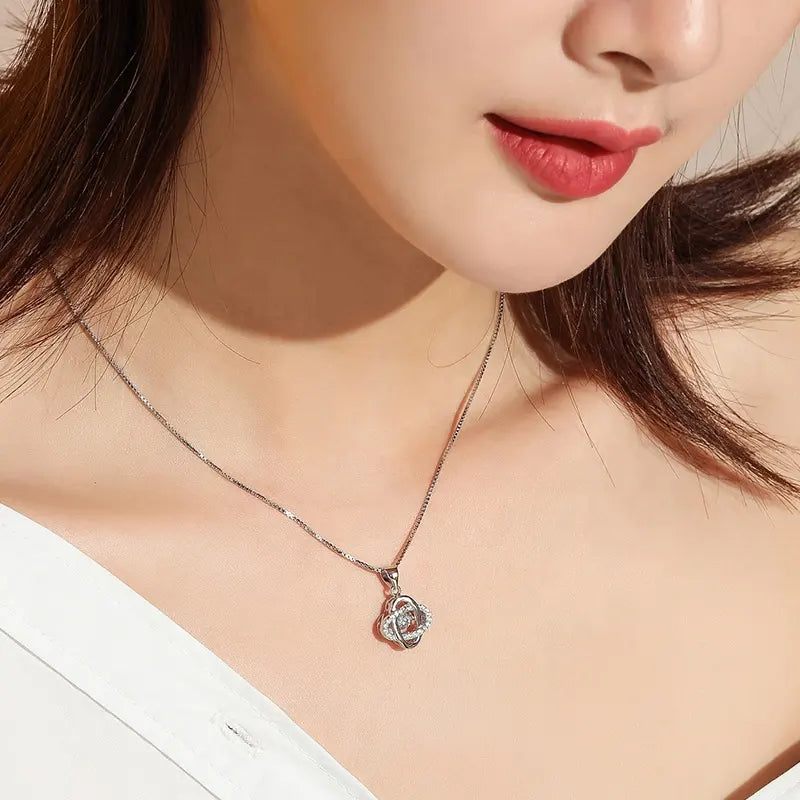 Beautiful Chapters – Knot Necklace | A Heartfelt Gift for Your Daughter